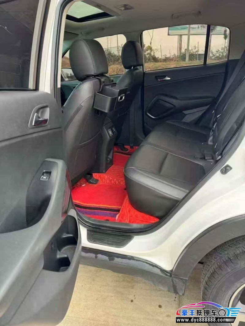 22年现代ix35轿车抵押车出售