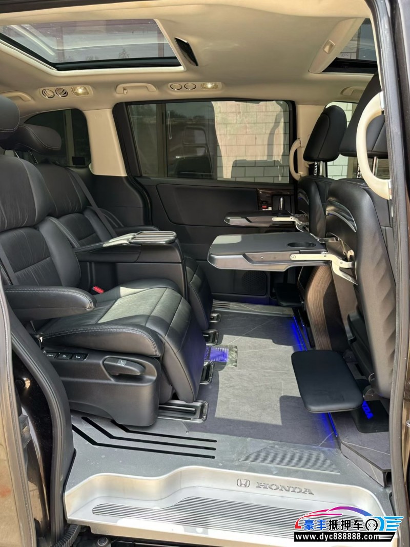 18年本田艾力绅轿车抵押车出售