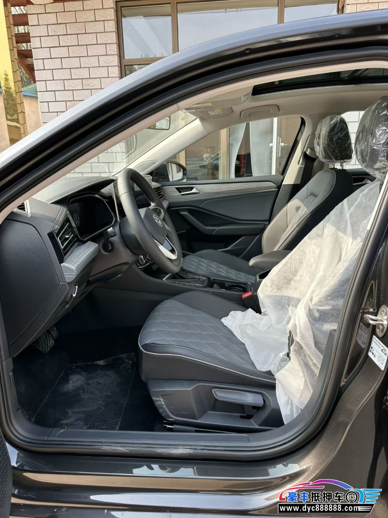 25年大众速腾轿车抵押车出售