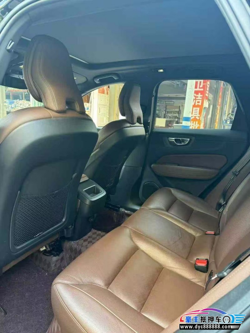 24年沃尔沃XC60轿车抵押车出售