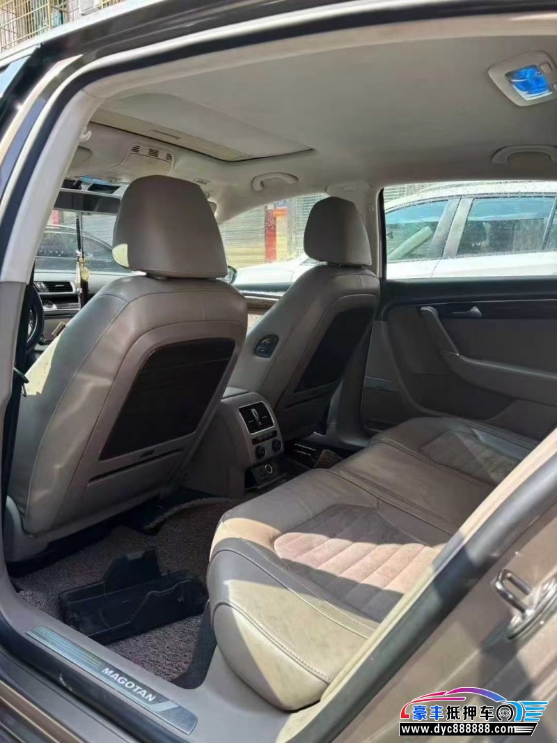 15年大众迈腾轿车抵押车出售