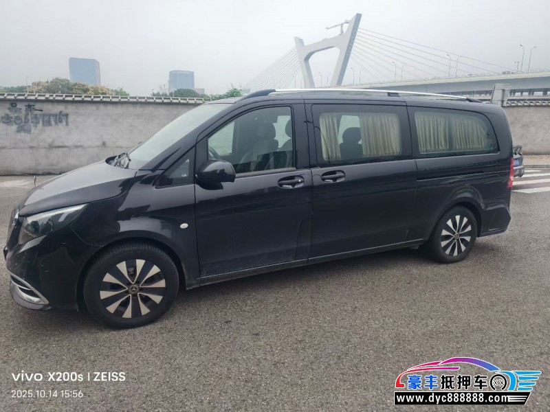 21年奔驰威霆轿车抵押车出售