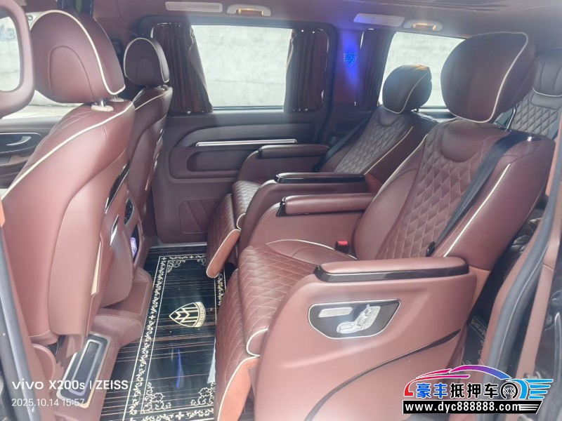 21年奔驰威霆轿车抵押车出售