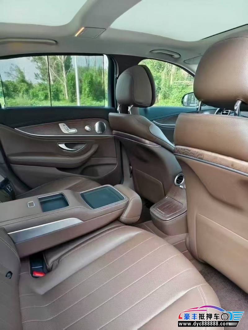 22年奔驰E轿车抵押车出售