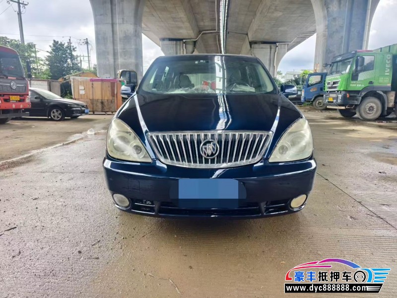 15年别克GL8轿车抵押车出售