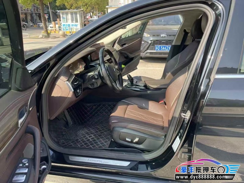 22年宝马5系轿车抵押车出售