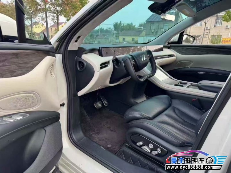 25年智己LS7轿车抵押车出售