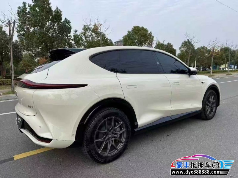 25年智己LS7轿车抵押车出售