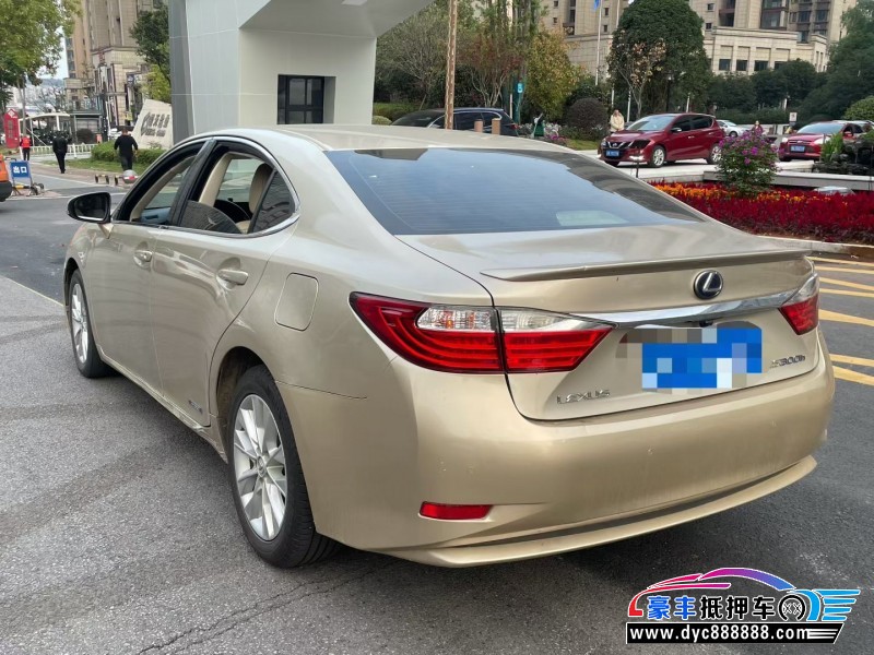14年雷克萨斯ES轿车抵押车出售