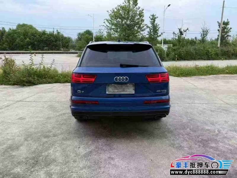 17年奥迪Q7轿车抵押车出售