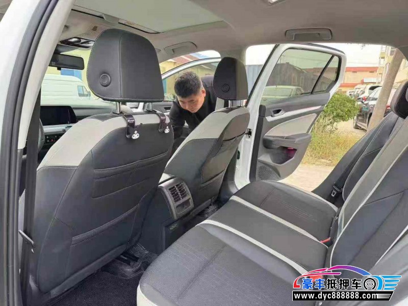 22年大众高尔夫轿车抵押车出售