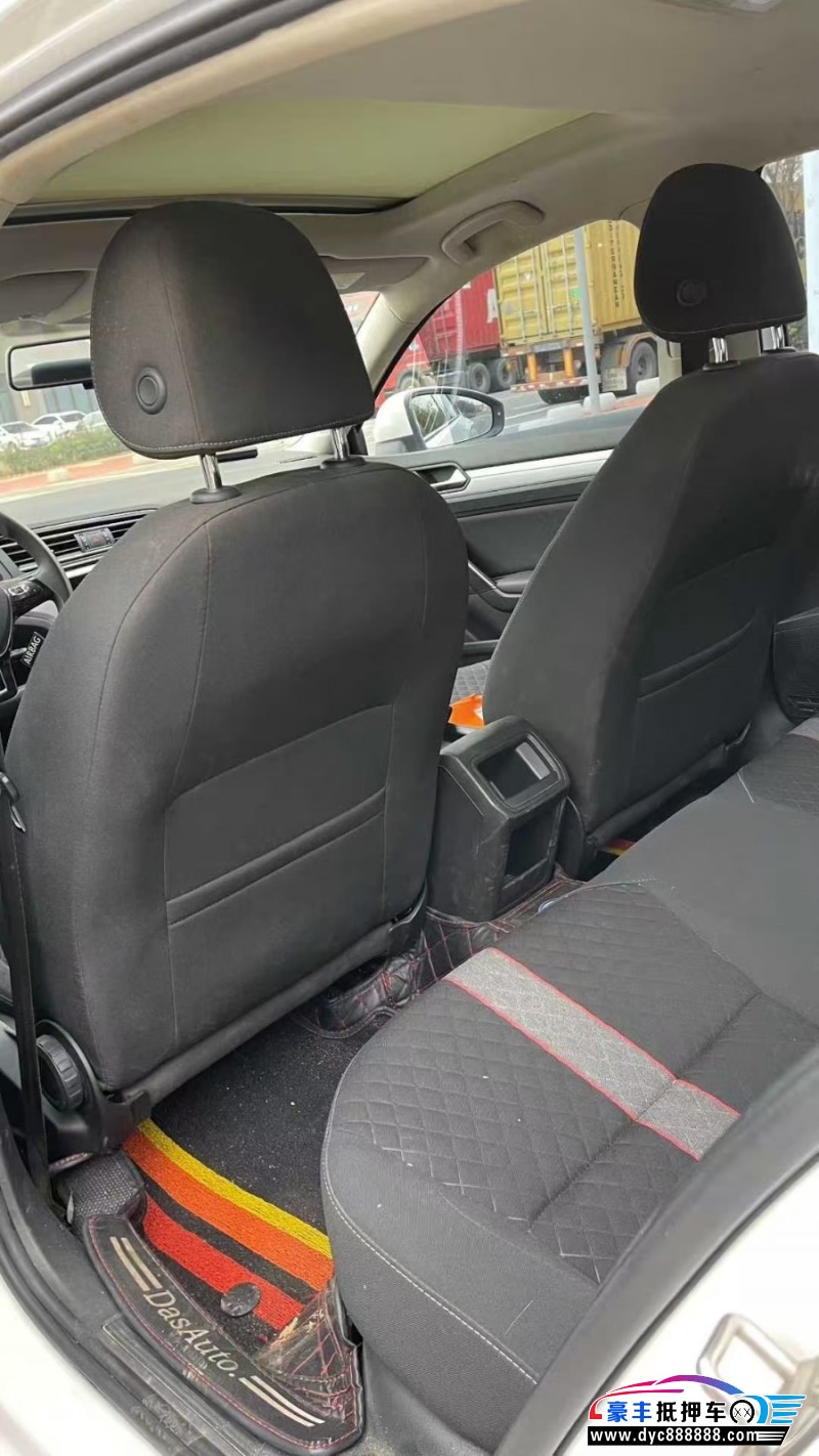 20年大众凌渡轿车抵押车出售