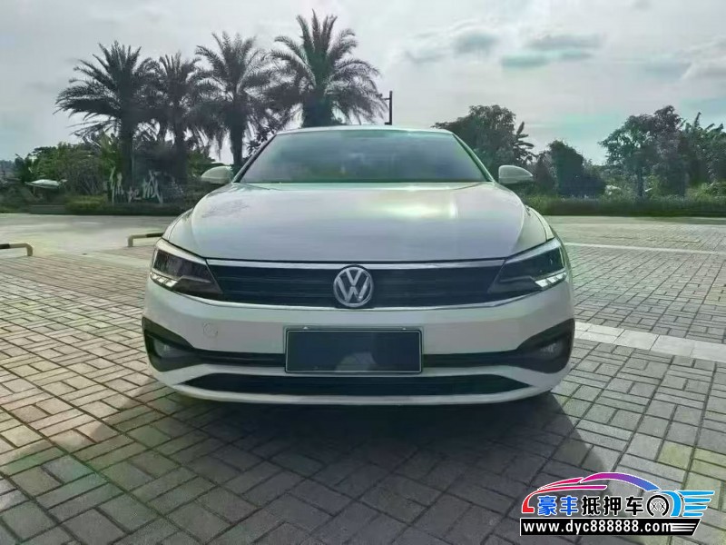 抵押车出售21年大众凌渡轿车