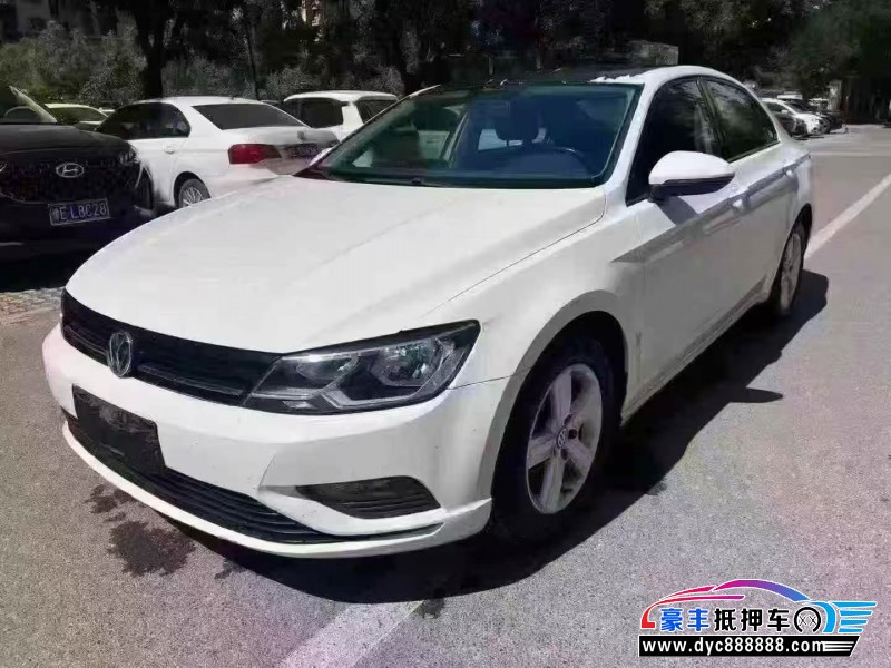 15年大众凌渡轿车抵押车出售