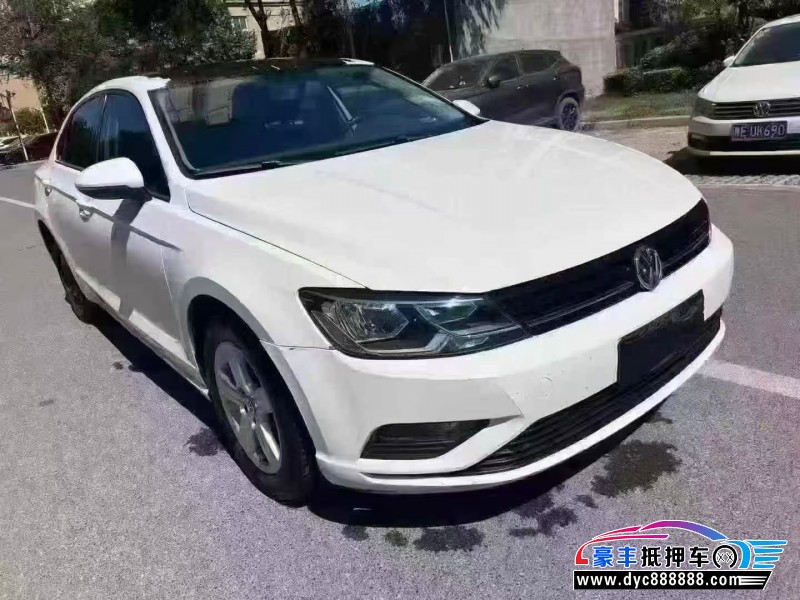 15年大众凌渡轿车抵押车出售