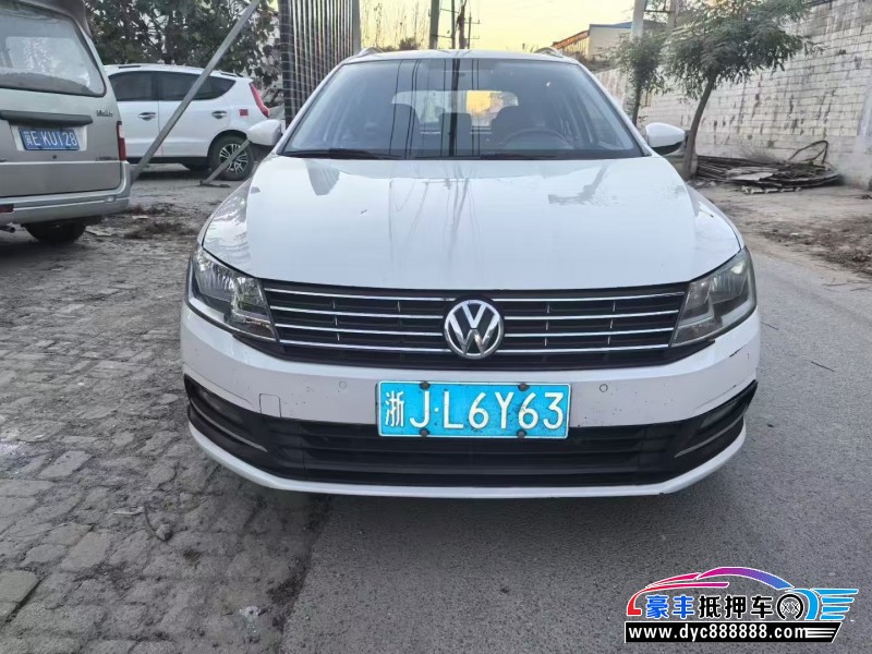 抵押车出售17年大众朗行轿车