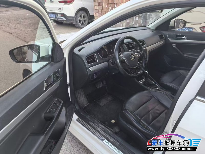 17年大众朗行轿车抵押车出售