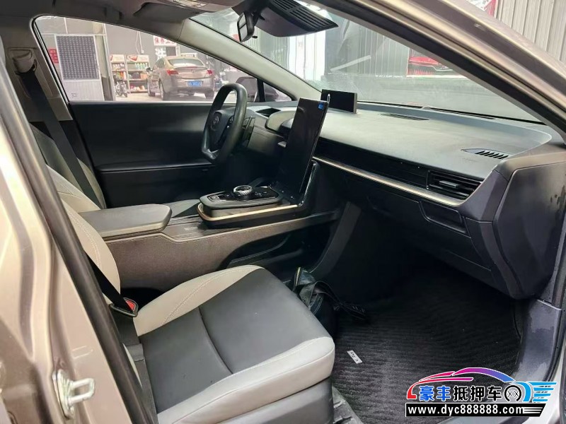 23年丰田BZ3轿车抵押车出售