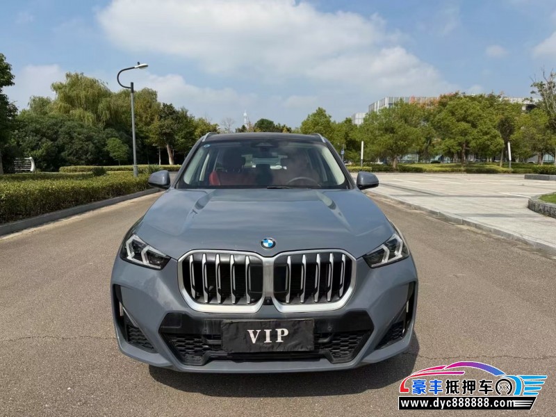 抵押车出售23年宝马X1轿车