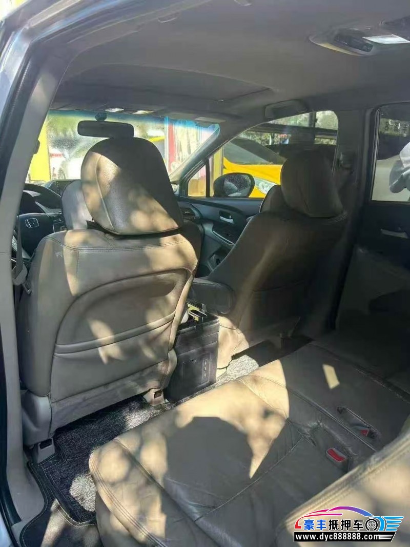 13年本田奥德赛轿车抵押车出售