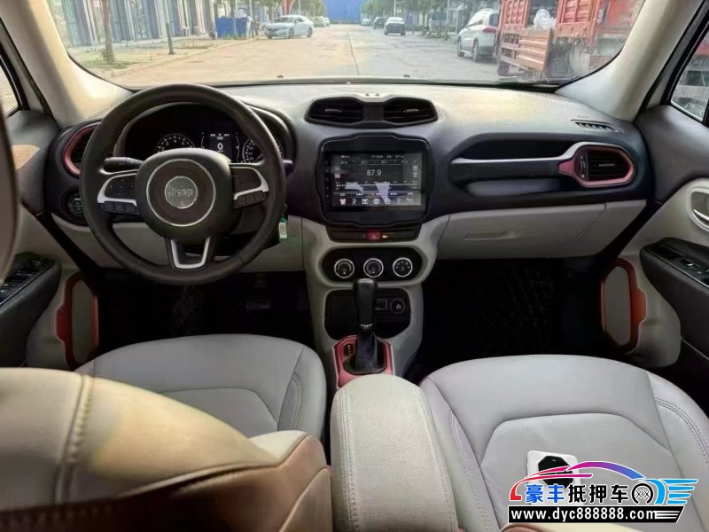 17年Jeep自由侠轿车抵押车出售