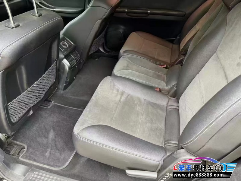 14年奔驰R轿车抵押车出售