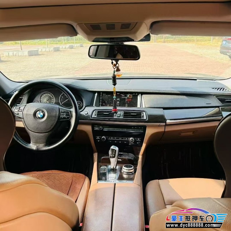 10年宝马7系轿车抵押车出售