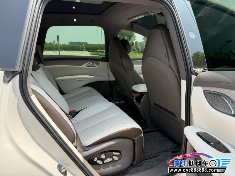 23年智己LS7轿车抵押车出售