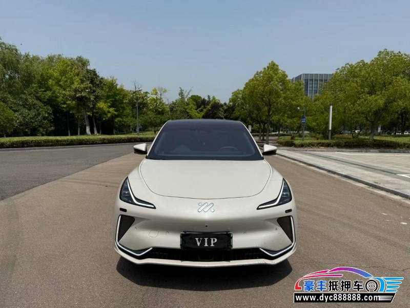 抵押车出售23年智己LS7轿车