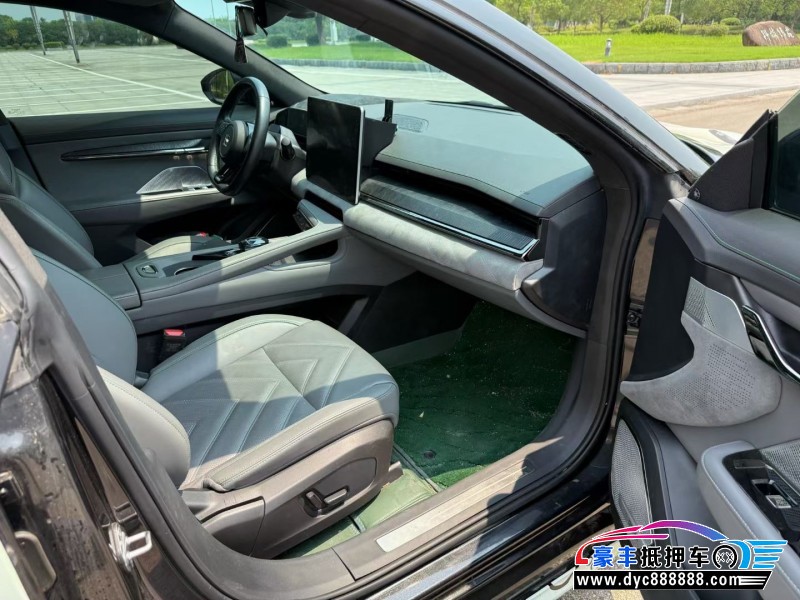 22年极氪001轿车抵押车出售