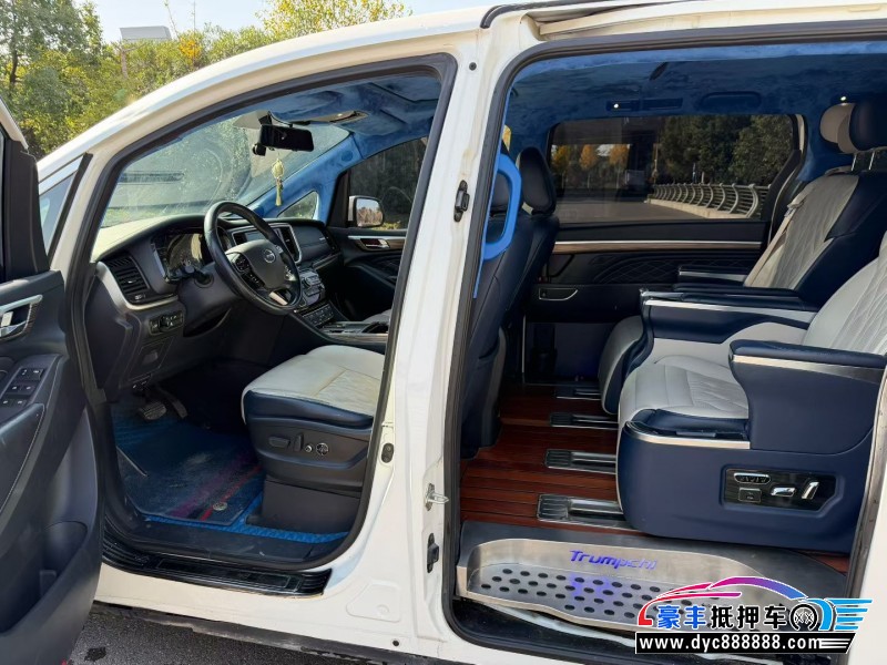 20年传祺M8轿车抵押车出售