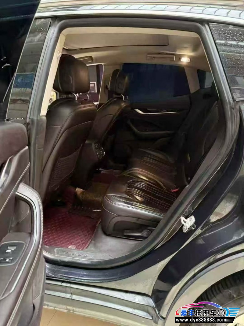 17年玛莎拉蒂莱万特轿车抵押车出售