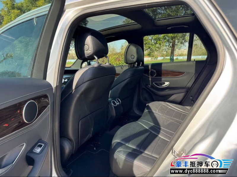 17年奔驰GLC轿车抵押车出售