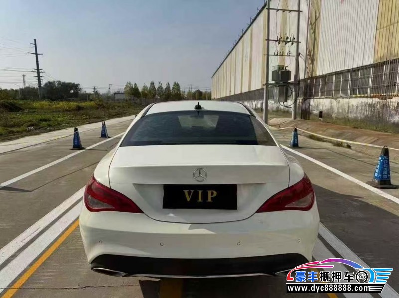 17年奔驰CLA轿车抵押车出售