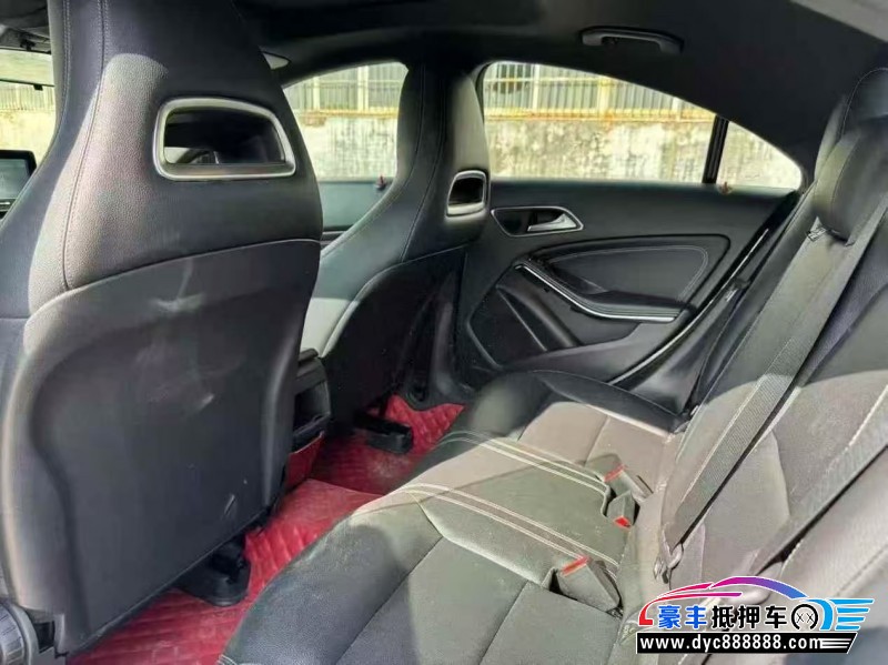 17年奔驰CLA轿车抵押车出售