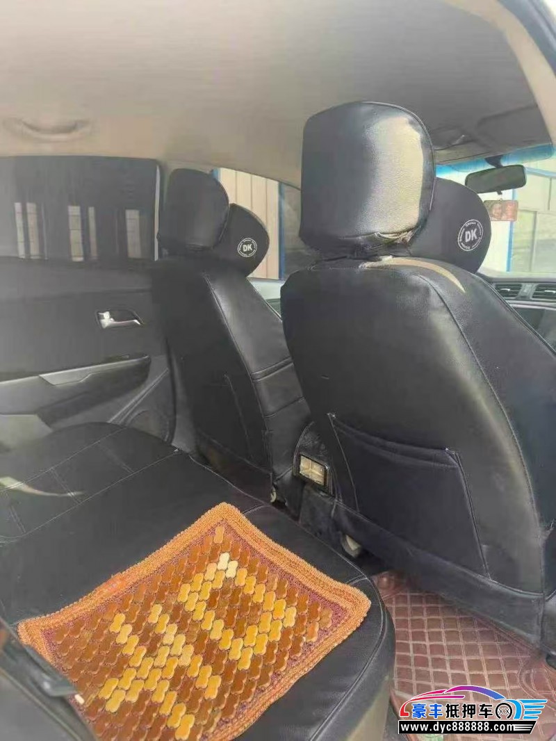 15年起亚K2轿车抵押车出售