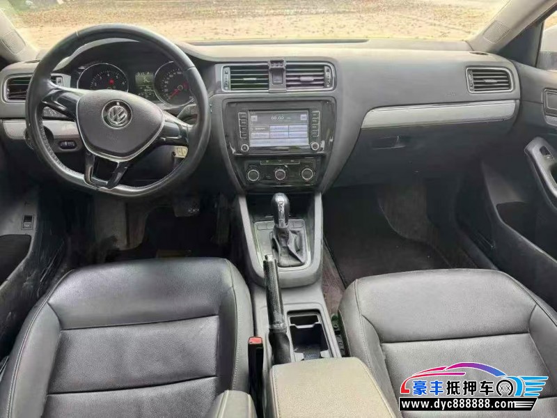 16年大众速腾轿车抵押车出售