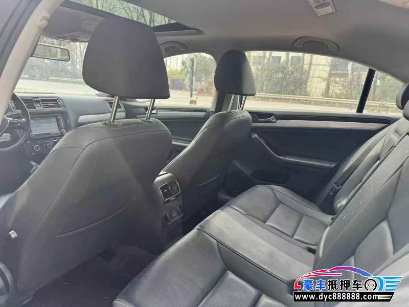 16年大众速腾轿车抵押车出售