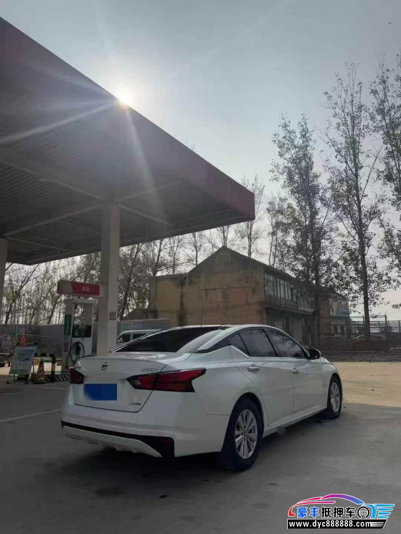 19年日产天籁轿车抵押车出售