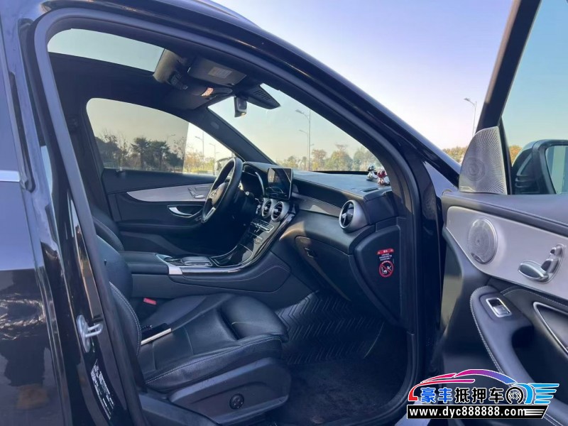 20年奔驰GLC轿车抵押车出售