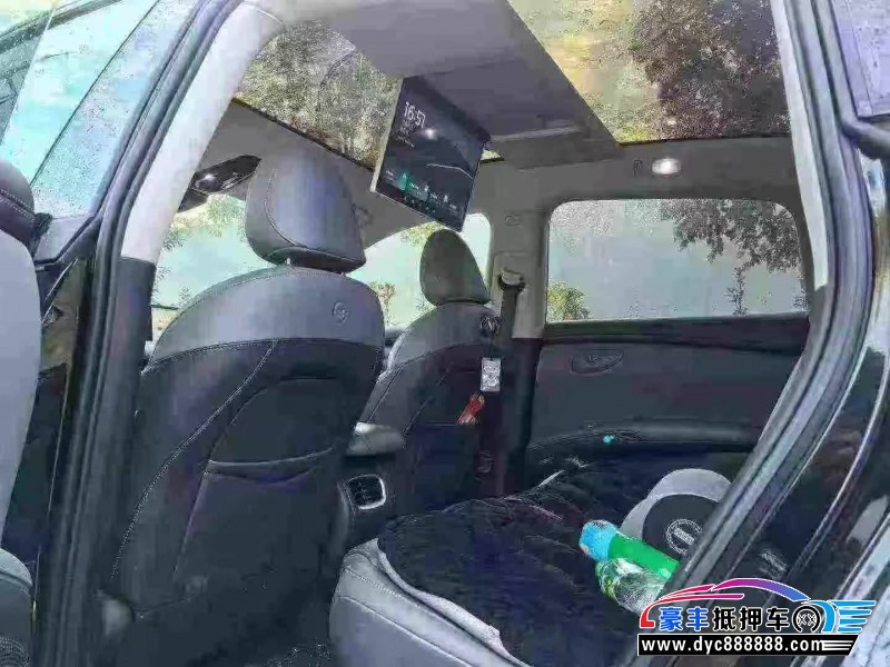 24年智己LS6轿车抵押车出售