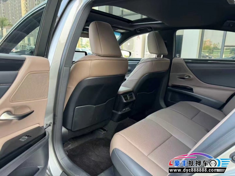 24年雷克萨斯ES轿车抵押车出售