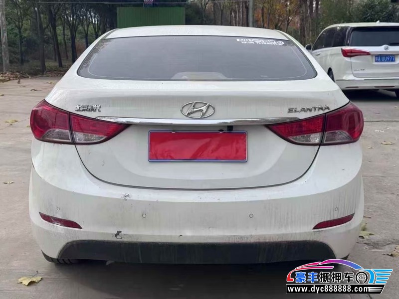 13年现代朗动轿车抵押车出售