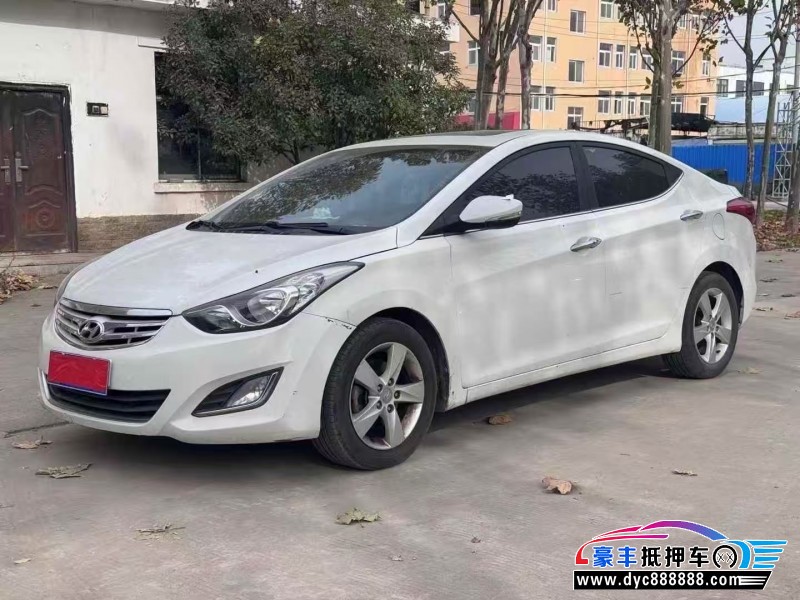 13年现代朗动轿车抵押车出售