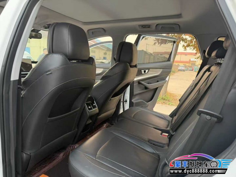 21年奇瑞瑞虎8轿车抵押车出售