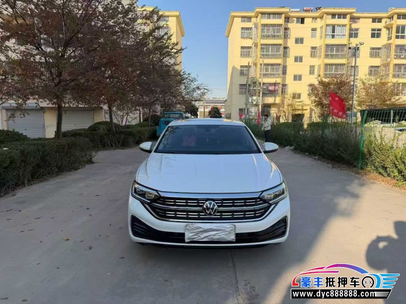 抵押车出售22年大众速腾轿车