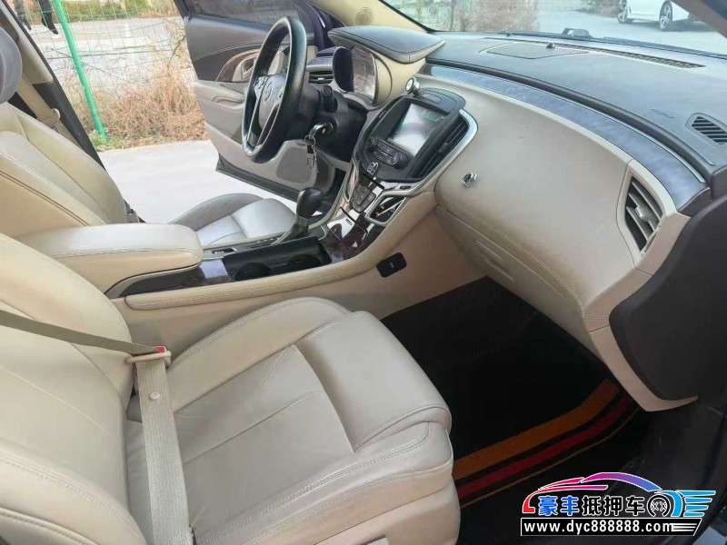 15年别克君越轿车抵押车出售