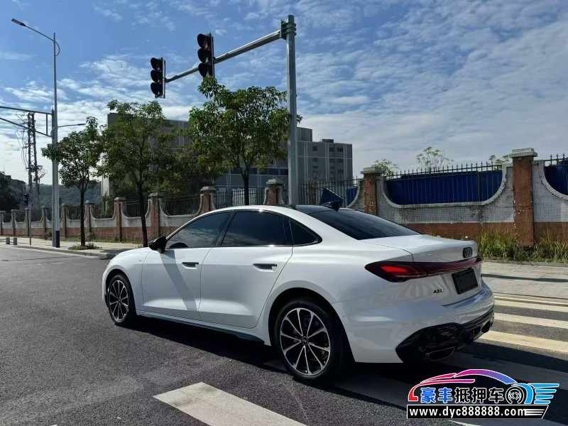 25年奥迪A5轿车抵押车出售