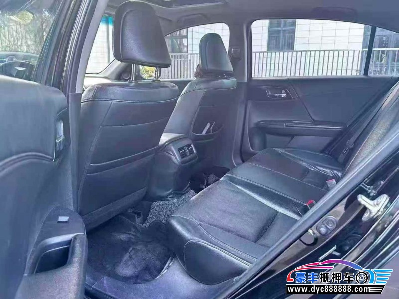 17年本田雅阁轿车抵押车出售