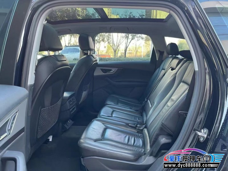 16年奥迪Q7轿车抵押车出售